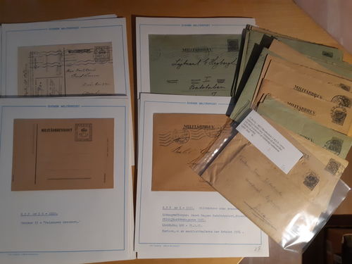 Sweden. Postal stationery, collection/accumulation in box. Military covers without reply stamps 1916–1928, plus military postcards in mostly large format incl. some varities e.g. MbK5B wrongly cut, plus cancellations, etc. Mostly used. Ex. Zetterberg. (100s)