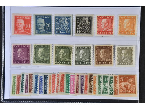 Sweden. ★ 1920–1936. Coil stamps. All different, e.g. F 149A, 151A, 154-55, 180b, 184, 187a, 189, 190a+b, 191a, 192B. Mostly good quality. F SEK 5400 (36)