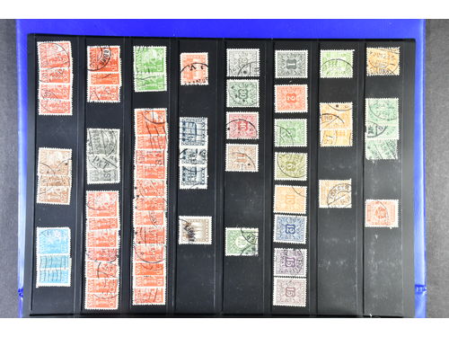 NORDIC COUNTRIES. Collection/accumulation ★★/★/⊙ 1900s–2010 in two albums. Stock material from Sweden, Norway, Denmark and Finland including the Åland Islands. Please see a selection of scans at www.philea.se. Somewhat mixed quality. Approx. 5 kg. (Thousands)