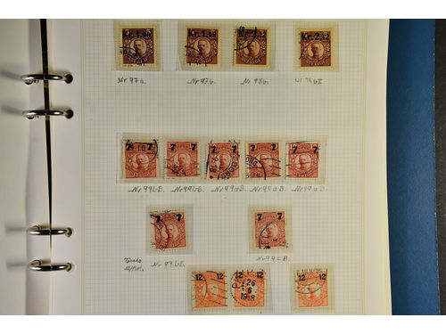 Sweden. Collection/accumulation used 1918–1951 in two albums. Includes a lot of varieties, type differences, shades, etc, all described. Please see a selection of scans at www.philea.se. Somewhat mixed quality. (>300)