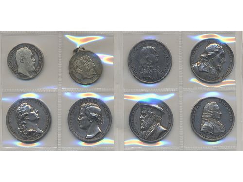 Medals, non-regal, Sweden. Lot eight older silver medals, mostly struck for the Swedish Academy. 1+-01.