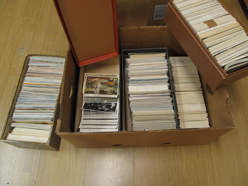 ALL WORLD. Accumulation covers in four removal boxes and two banana boxes. All World covers and postcards in shoe boxes, albums and binders. The major part are Swedish FDCs. To be sold for the benefit of Läkare utan Gränser (MSF). N.B. Needs to be picked up at our office, due to the high shipping cost and to avoid our handling fee. Approx. 98 kg.