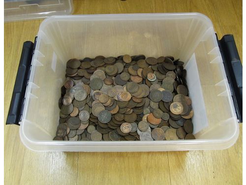 Coins, Sweden. Oskar II, One box with 1, 2 and 5 öre, mixed quality. VF. Approx. 9&nbsp;kg.
